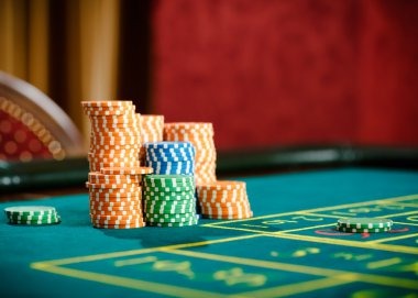 Free-spin bonus round with multiplier counter and cascading wins in The Dog House