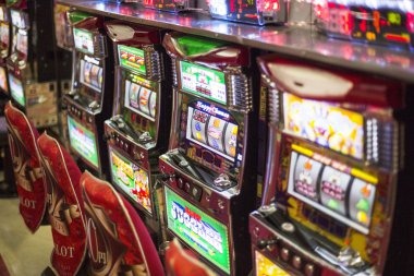 Prize distribution announcement showing top player rankings and prize amounts